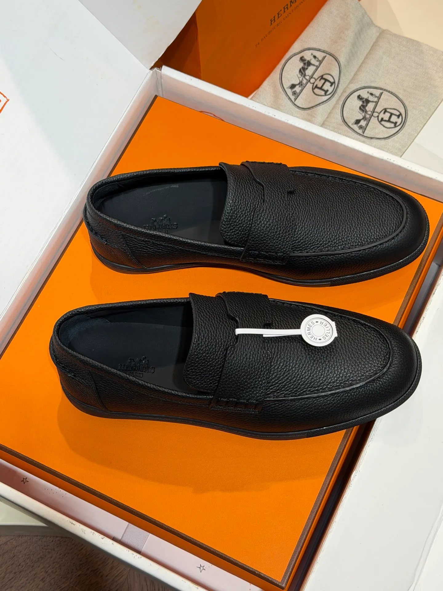 【HERMES】Top P:800💰-Size: 39-44 (38.45. Customized) H Home Freesstyle Men's Loafers Calfskin and Epsom Heritage calfskin high-top sports shoes, the soles are decorated with saddle stud buckle patterns, creating a modern urban style. Imported cowhide + cowhide lining + customized TPU outsole.
